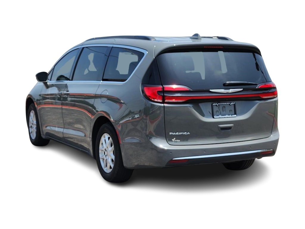 Thumbnail: 2022 Chrysler Pacifica - 4
