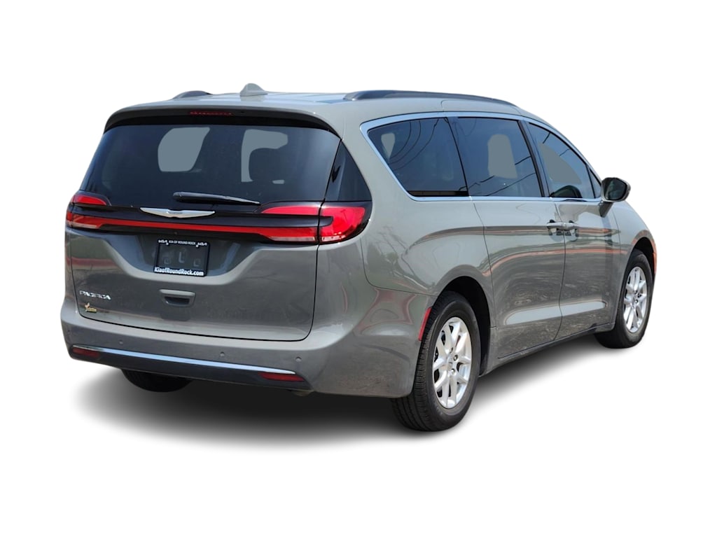 Thumbnail: 2022 Chrysler Pacifica - 17
