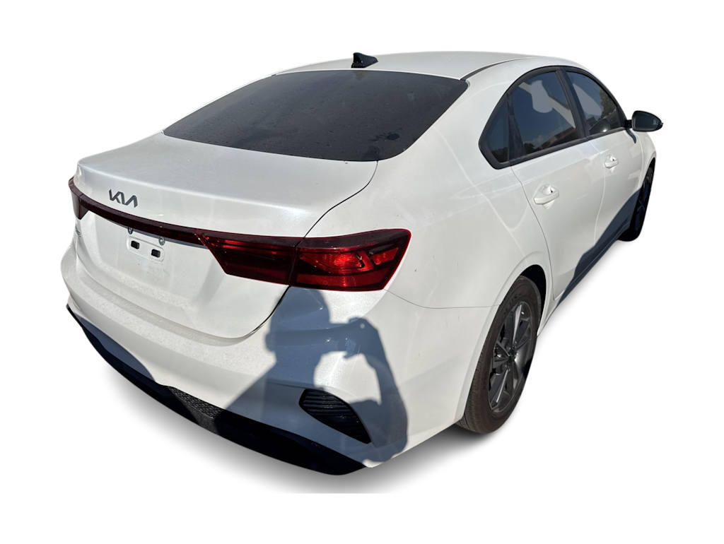 Thumbnail: 2024 Kia Forte - 10
