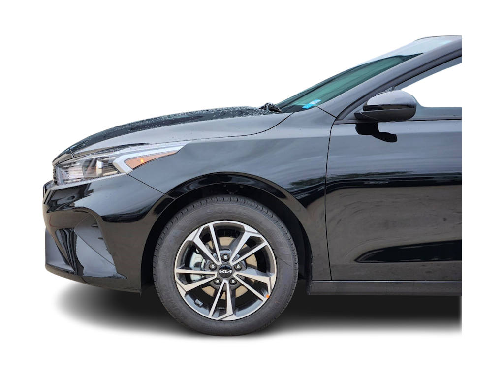 2024 Kia Forte LXS 17