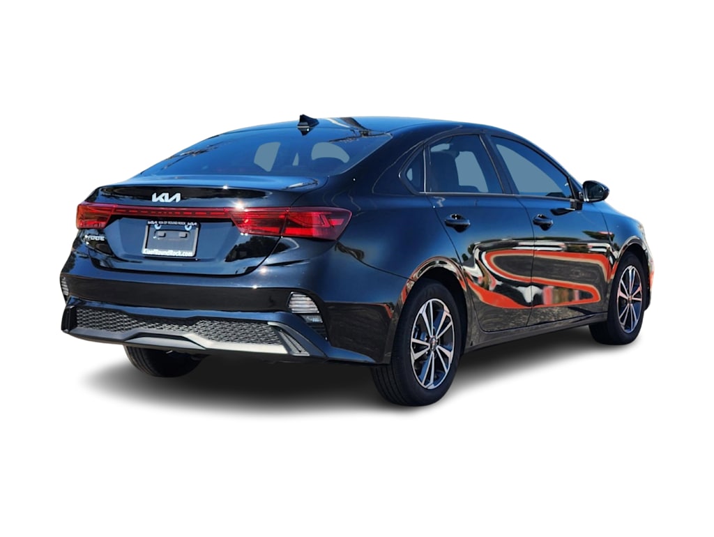 Thumbnail: 2024 Kia Forte - 19