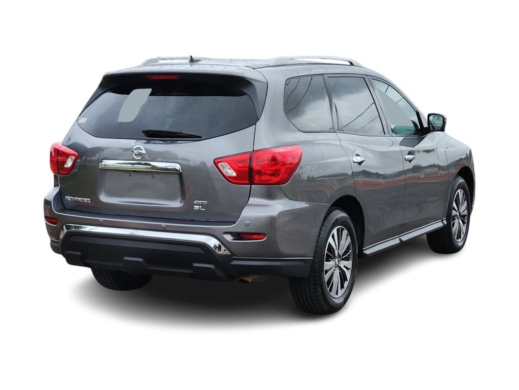 Thumbnail: 2017 Nissan Pathfinder - 18