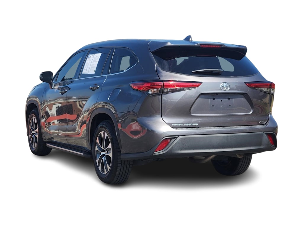 Thumbnail: 2022 Toyota Highlander - 4