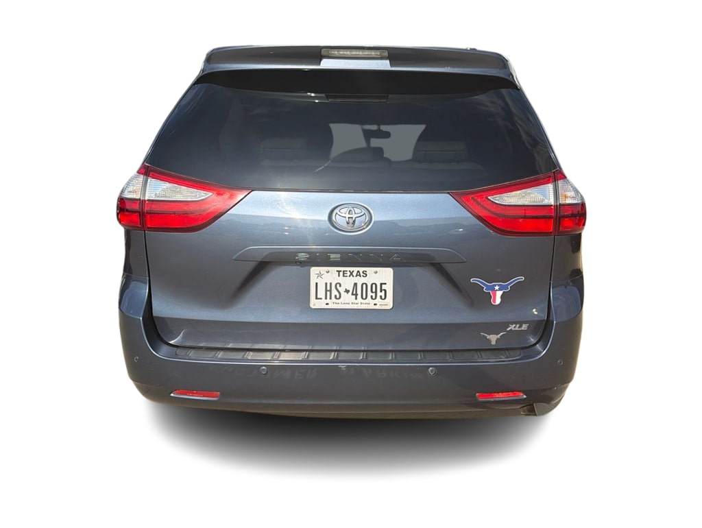 Thumbnail: 2015 Toyota Sienna - 3