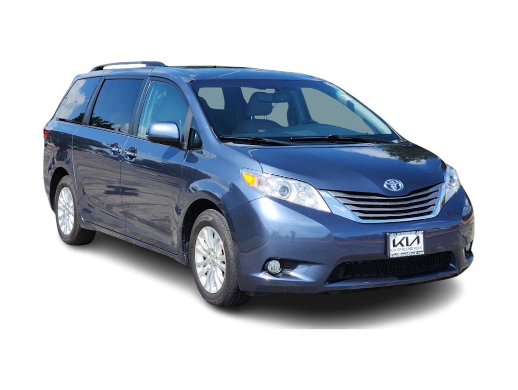 Thumbnail: 2015 Toyota Sienna - 16