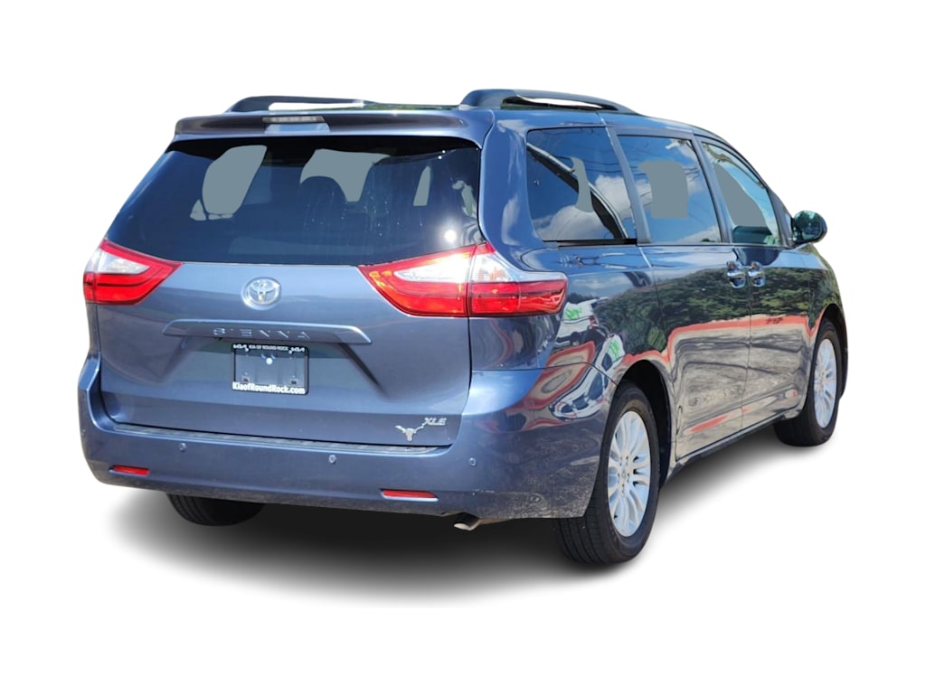 Thumbnail: 2015 Toyota Sienna - 17