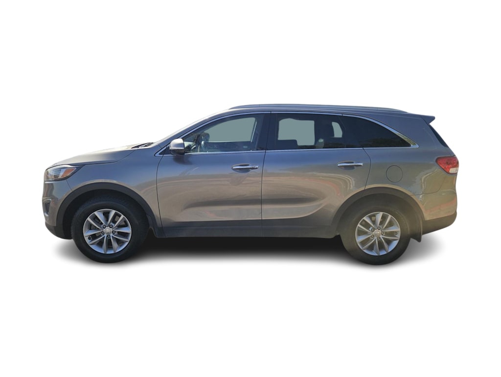 Thumbnail: 2017 Kia Sorento - 3