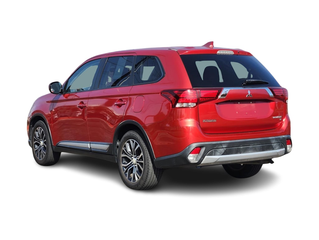 Thumbnail: 2018 Mitsubishi Outlander - 4