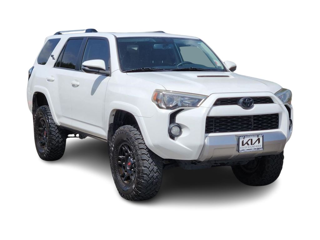 Thumbnail: 2018 Toyota 4Runner - 17