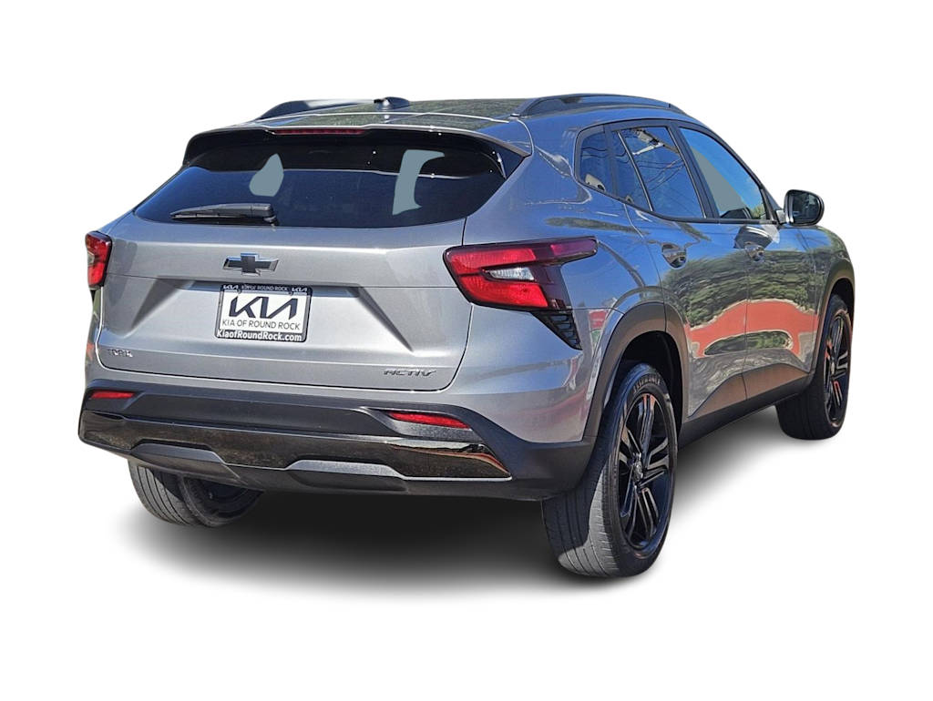 Thumbnail: 2024 Chevrolet Trax - 17