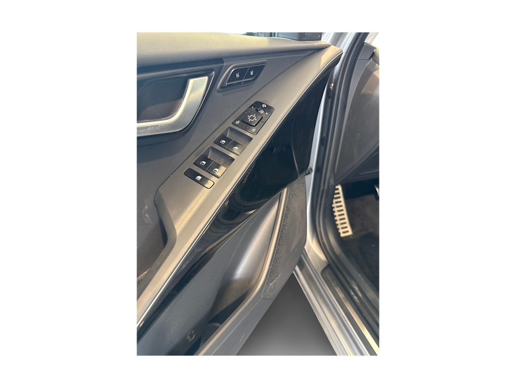 Thumbnail: 2023 Kia Niro - 6