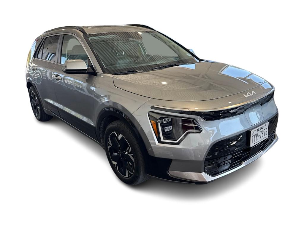Thumbnail: 2023 Kia Niro - 8