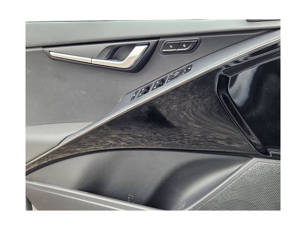 Thumbnail: 2023 Kia Niro - 13
