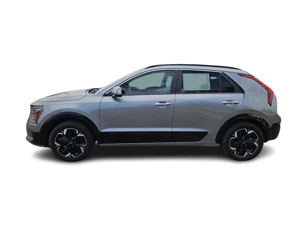 Thumbnail: 2023 Kia Niro - 3