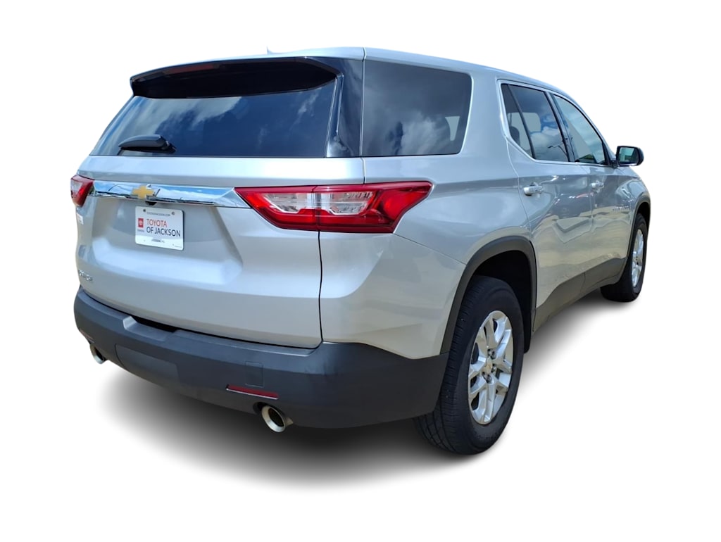 Thumbnail: 2021 Chevrolet Traverse - 17