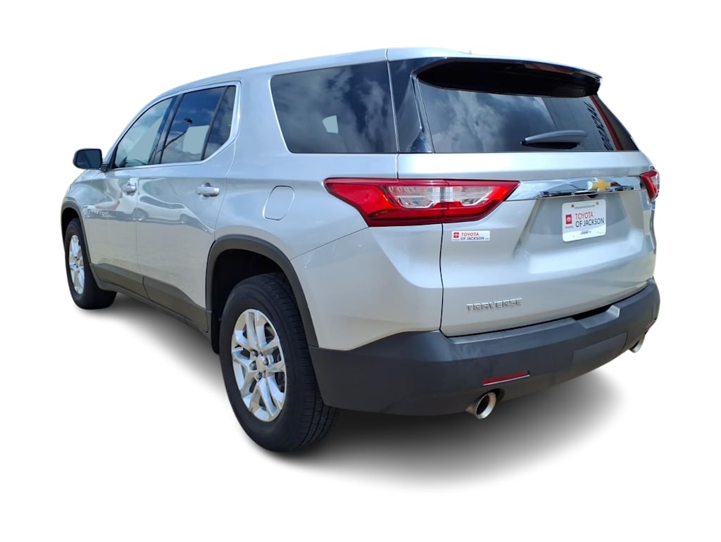 Thumbnail: 2021 Chevrolet Traverse - 3