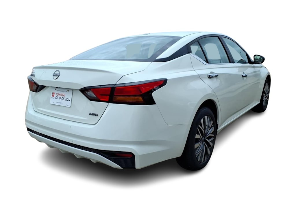 Thumbnail: 2025 Nissan Altima - 16