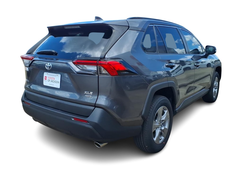 Thumbnail: 2022 Toyota RAV4 - 16