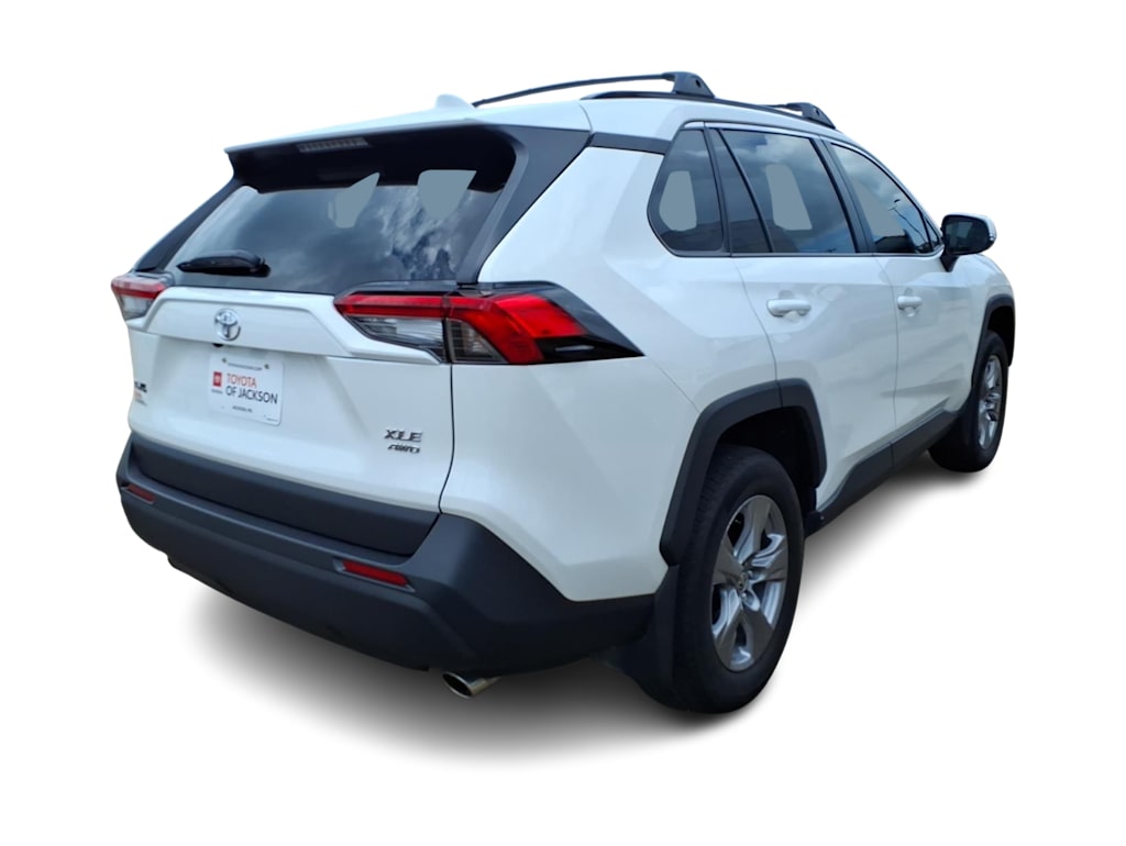 Thumbnail: 2024 Toyota RAV4 - 16