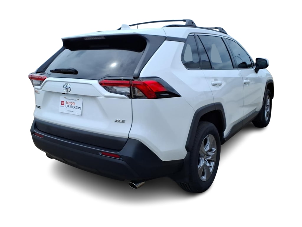 Thumbnail: 2024 Toyota RAV4 - 16