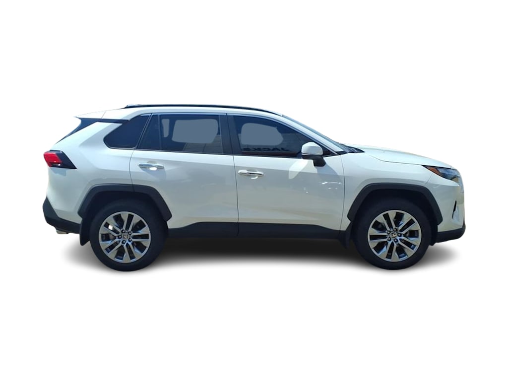 Thumbnail: 2022 Toyota RAV4 - 17