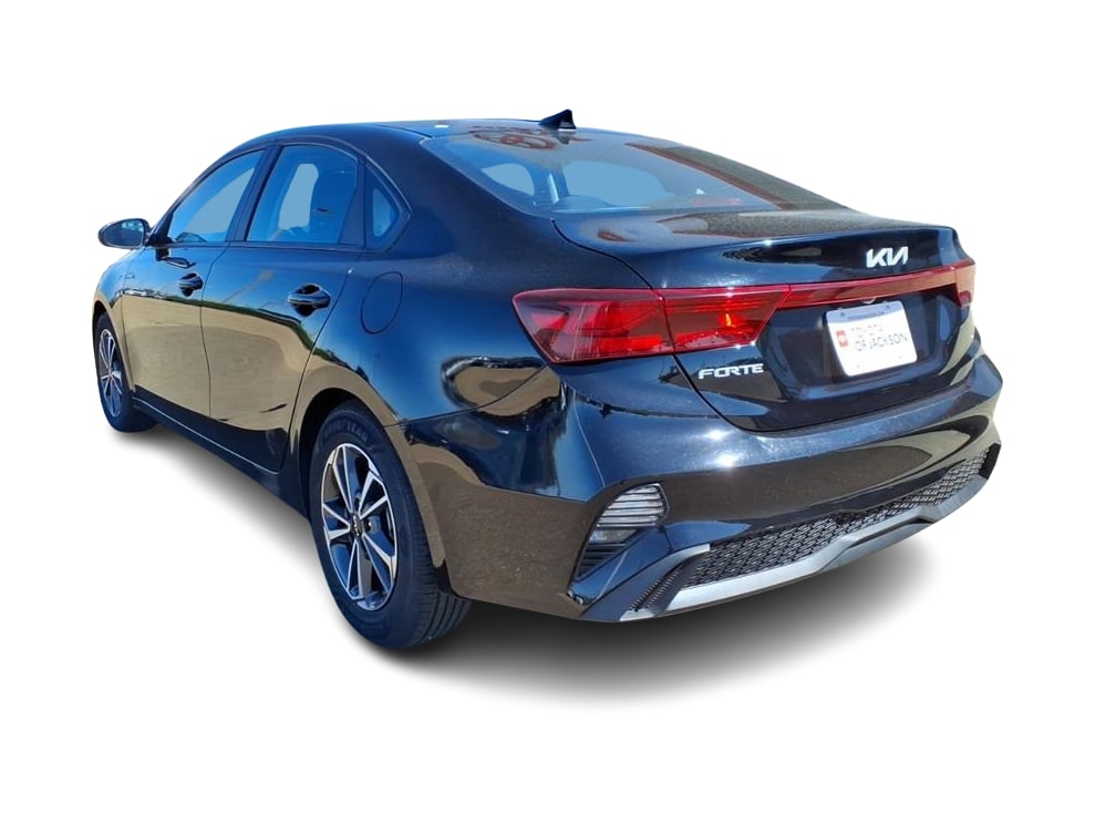 Thumbnail: 2023 Kia Forte - 3