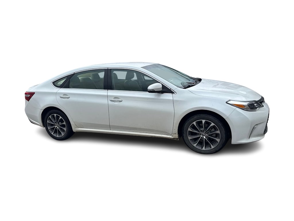 Thumbnail: 2016 Toyota Avalon - 8