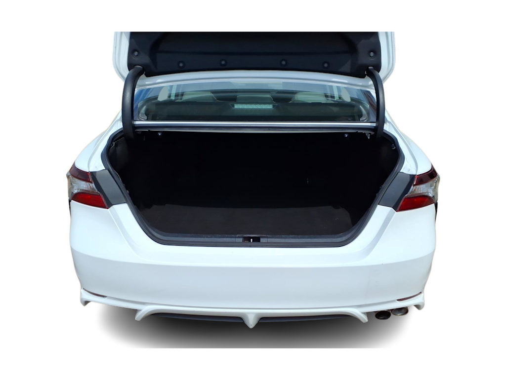 Thumbnail: 2022 Toyota Camry - 14