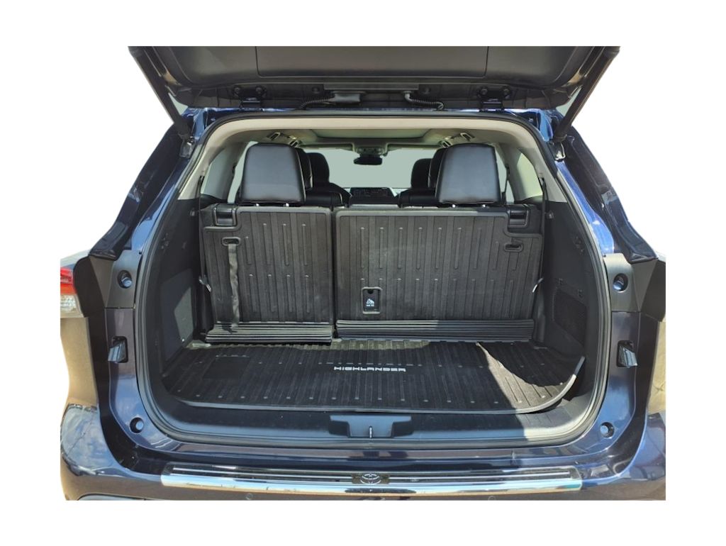 Thumbnail: 2020 Toyota Highlander - 13