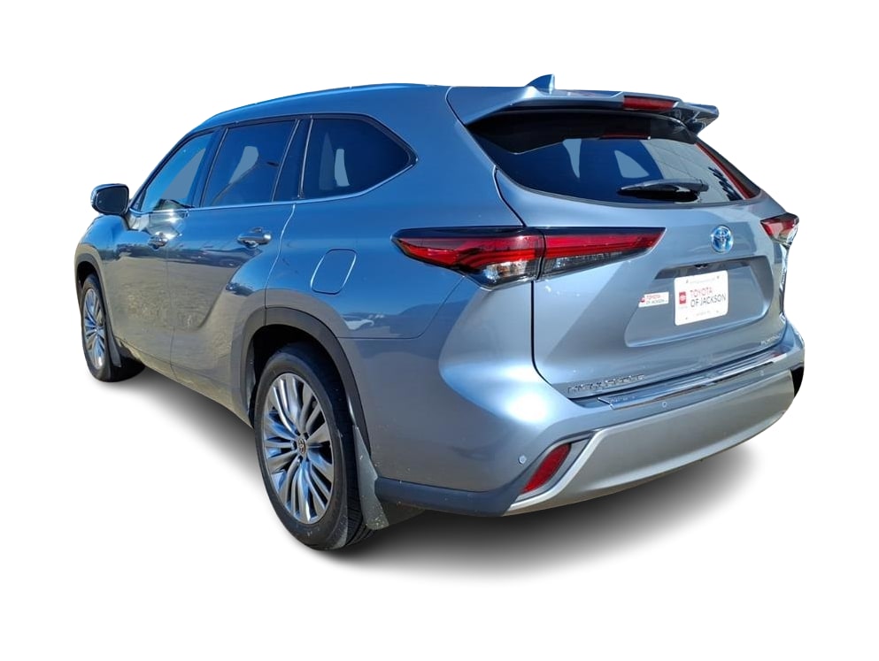 Thumbnail: 2023 Toyota Highlander - 3