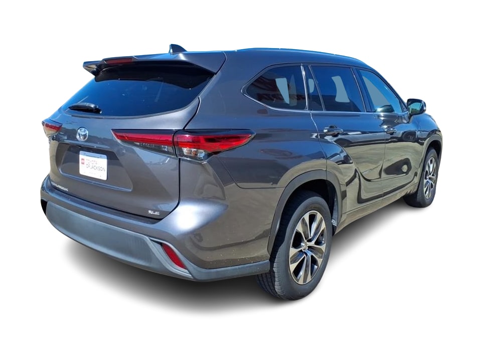 Thumbnail: 2021 Toyota Highlander - 16