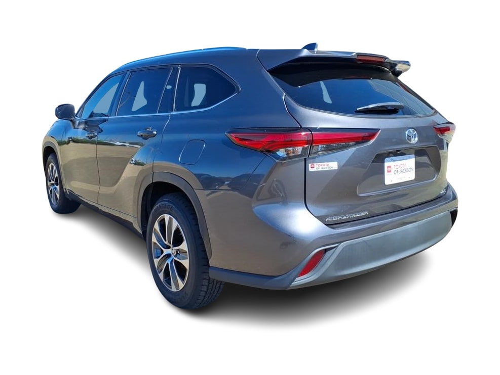 Thumbnail: 2021 Toyota Highlander - 3