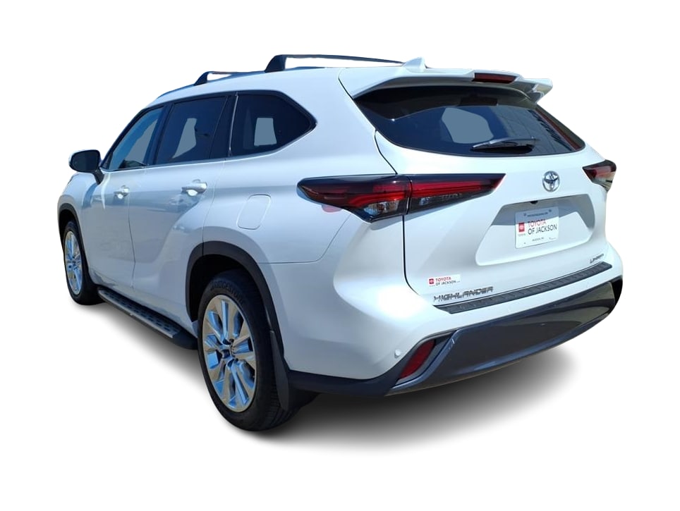 Thumbnail: 2024 Toyota Highlander - 3
