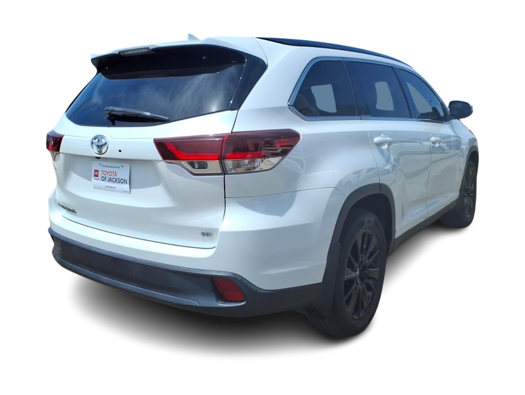 Thumbnail: 2019 Toyota Highlander - 17
