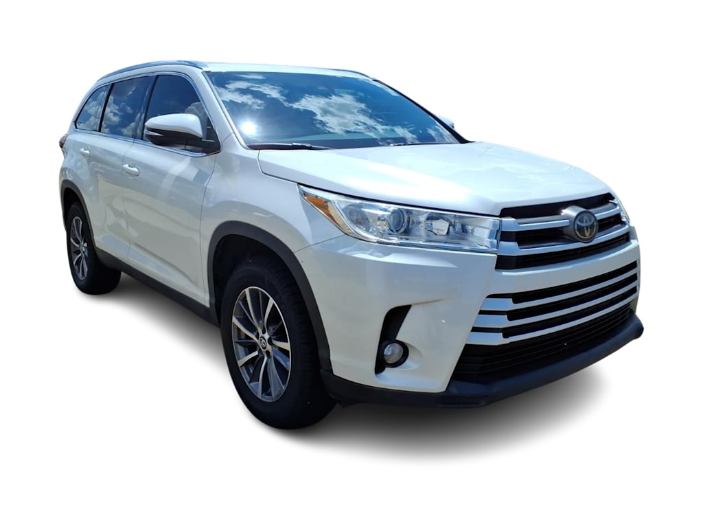 Thumbnail: 2019 Toyota Highlander - 15