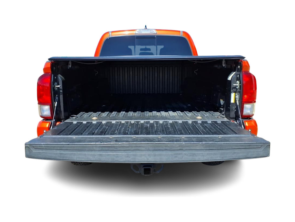 Thumbnail: 2017 Toyota Tacoma - 12