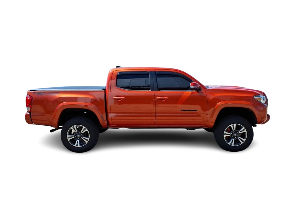 Thumbnail: 2017 Toyota Tacoma - 14