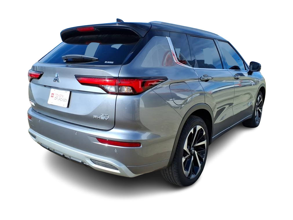Thumbnail: 2023 Mitsubishi Outlander - 17