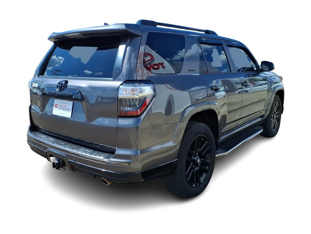 Thumbnail: 2019 Toyota 4Runner - 17