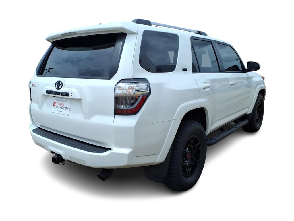 Thumbnail: 2023 Toyota 4Runner - 16