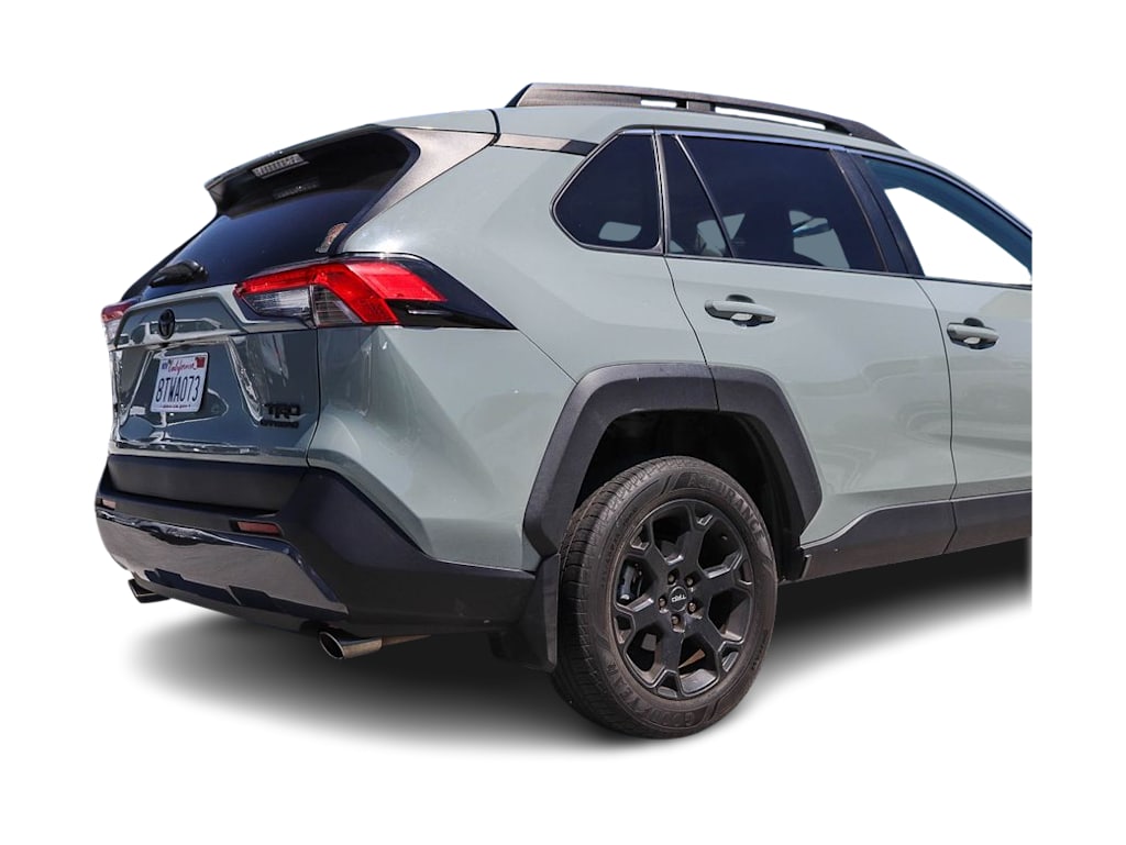 Thumbnail: 2021 Toyota RAV4 - 18