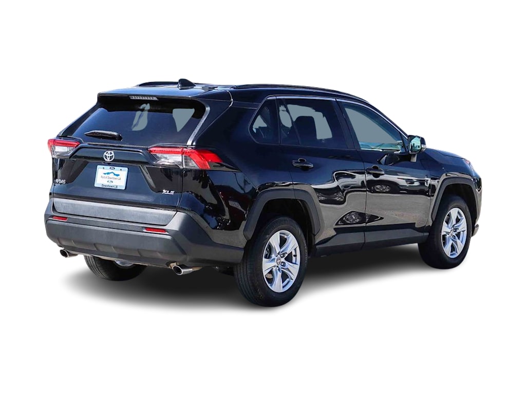 Thumbnail: 2021 Toyota RAV4 - 18