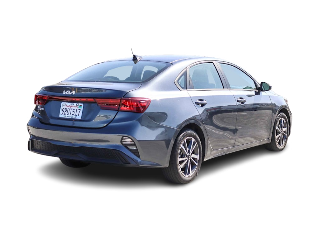 Thumbnail: 2022 Kia Forte - 10