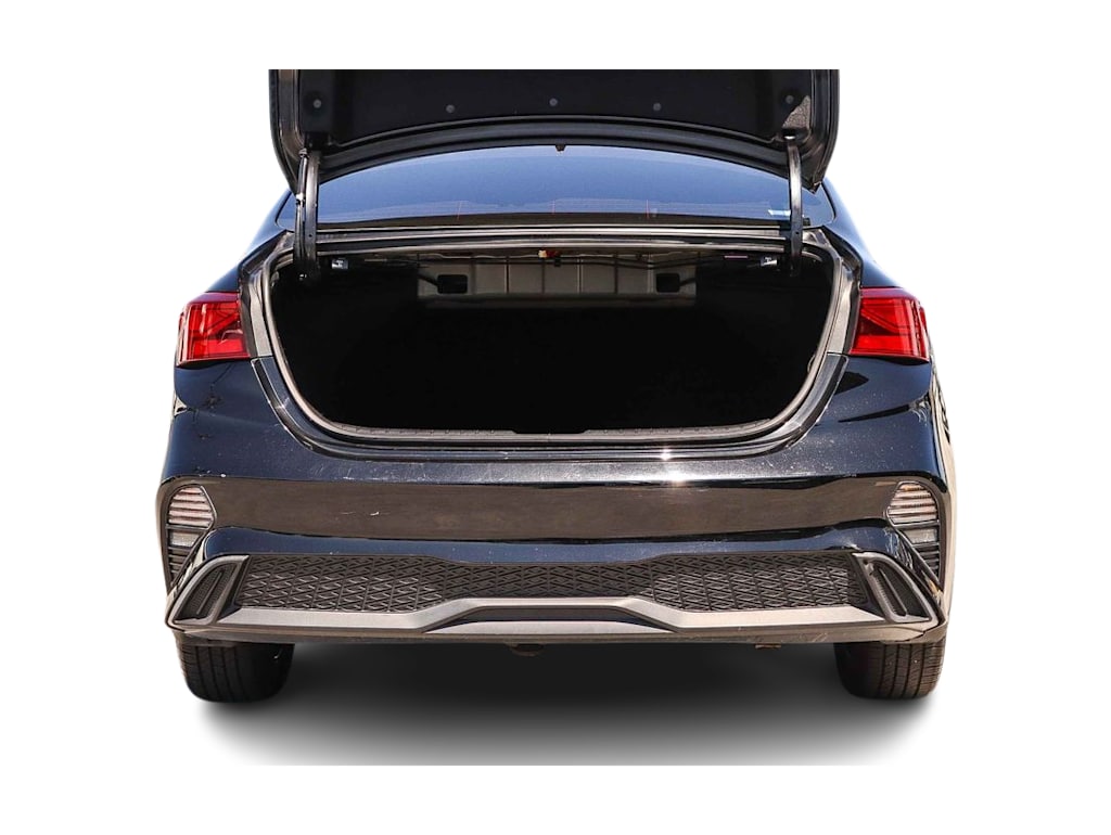 Thumbnail: 2022 Kia Forte - 17