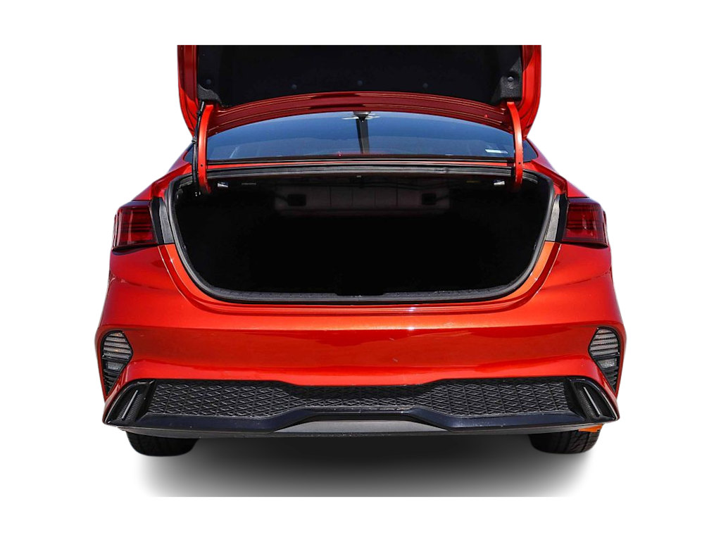 Thumbnail: 2022 Kia Forte - 16