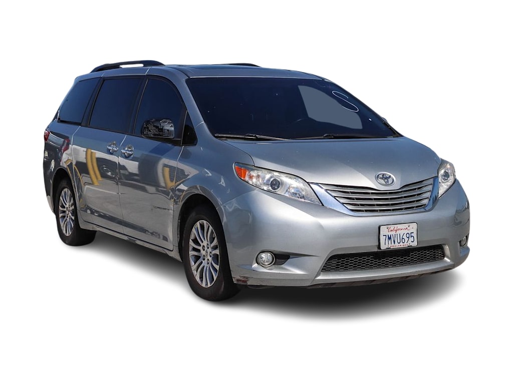 Thumbnail: 2015 Toyota Sienna - 14