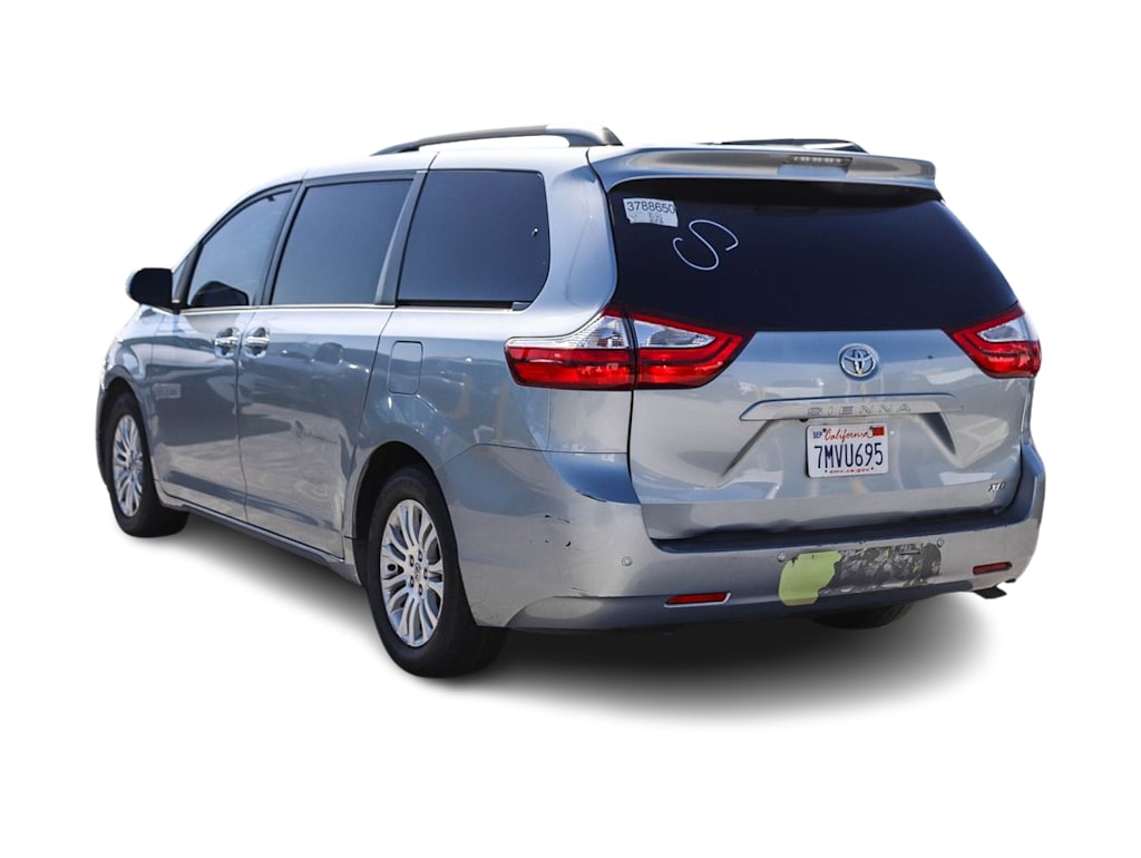 Thumbnail: 2015 Toyota Sienna - 3