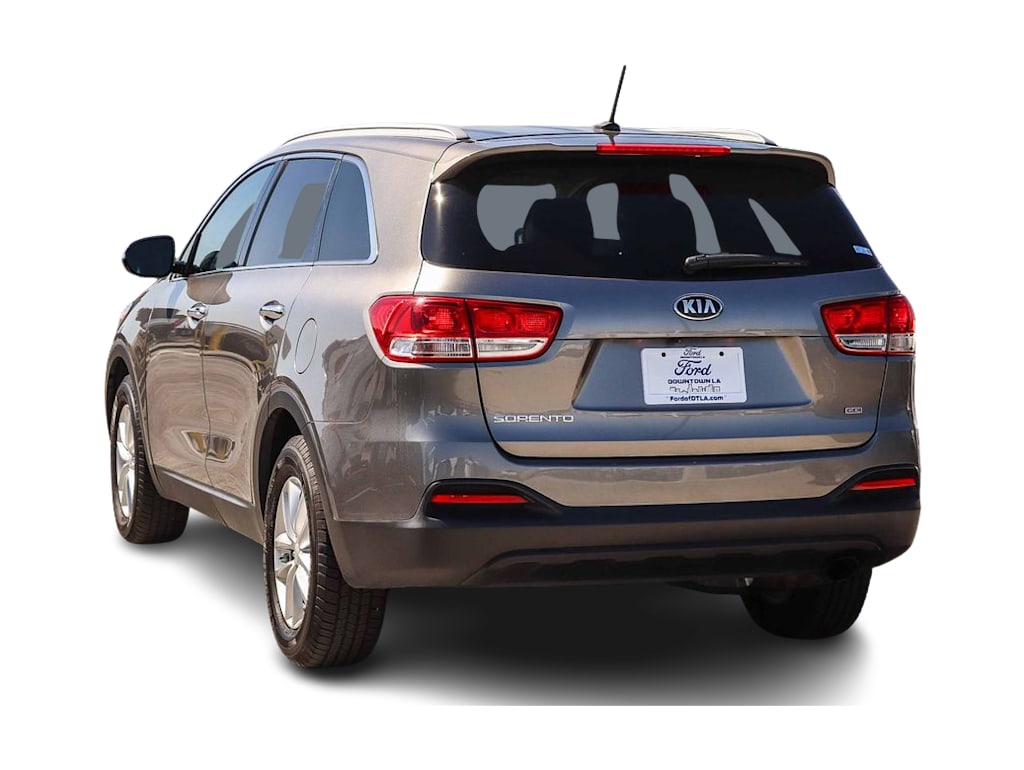 Thumbnail: 2016 Kia Sorento - 3