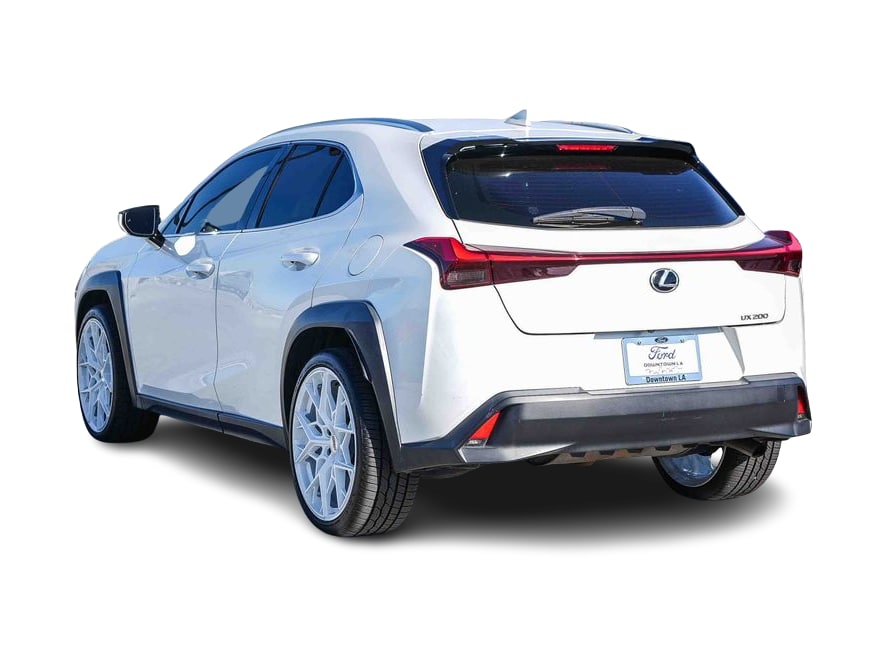 Thumbnail: 2020 Lexus UX - 3