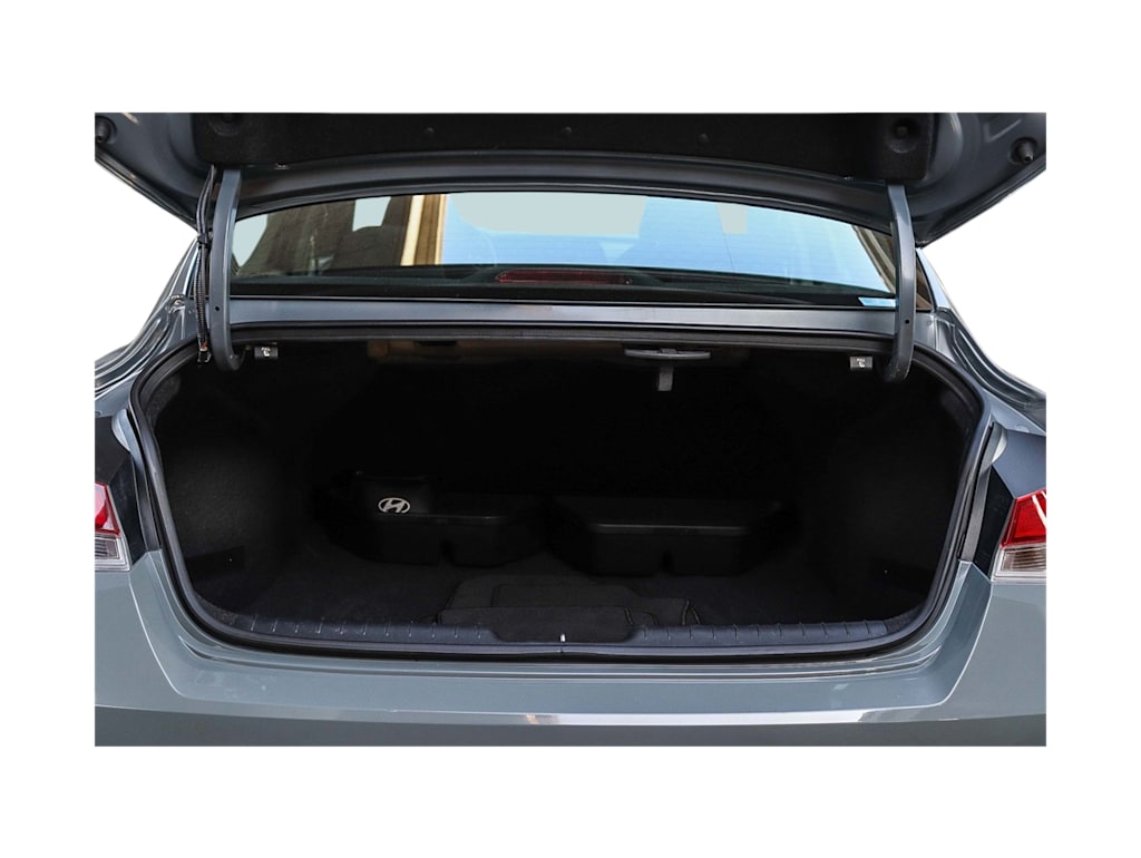 Thumbnail: 2022 Hyundai Elantra - 17